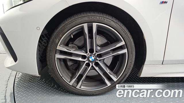 BMW 1-Series F40 120i M Sports - фото 4