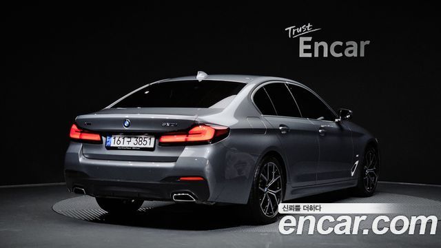 BMW 5-Series G30 530i xDrive M Sport Package - фото 1