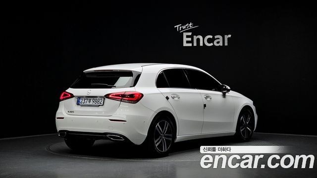 Mercedes-Benz A-Class W177 A220 Hatchback - фото 1