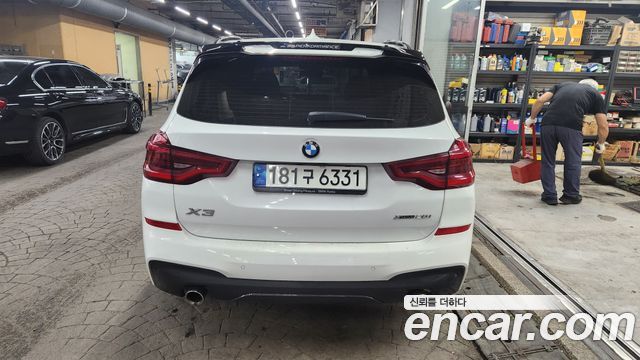 BMW X3 G01 xDrive 20i M Sport - фото 3