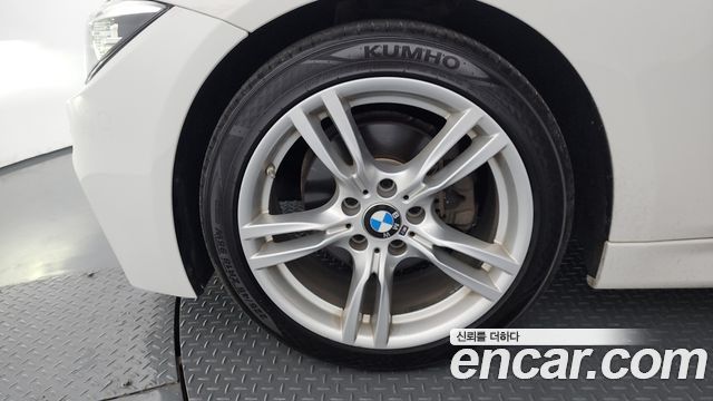 BMW 3-Series F30 330i M Sport Shadow - фото 4