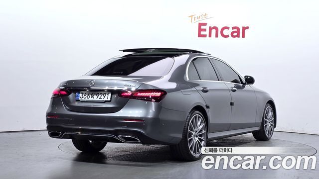 Mercedes-Benz E-Class W213 E350 4MATIC AMG Line - фото 0