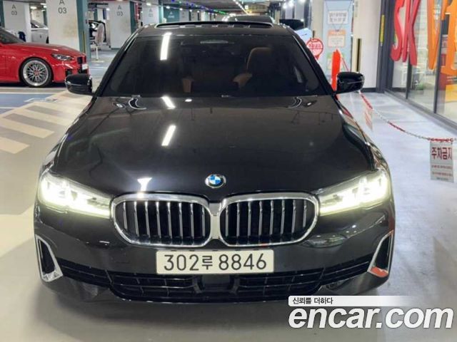 BMW 5-Series G30 520i Luxury - фото 0