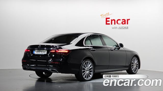 Mercedes-Benz E-Class W213 E350 4MATIC AMG Line - фото 1