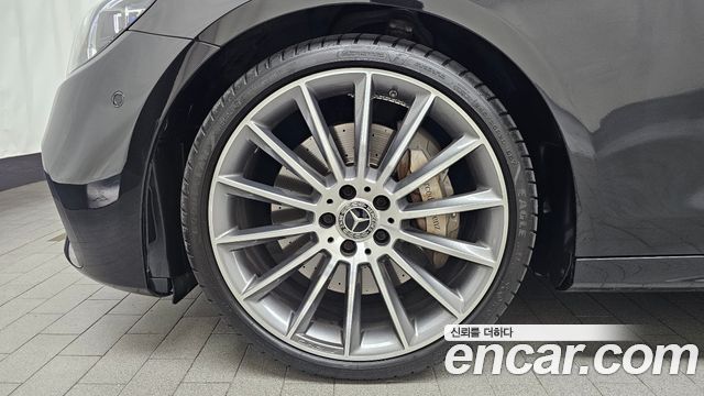 Mercedes-Benz E-Class W213 E350 4MATIC AMG Line - фото 4