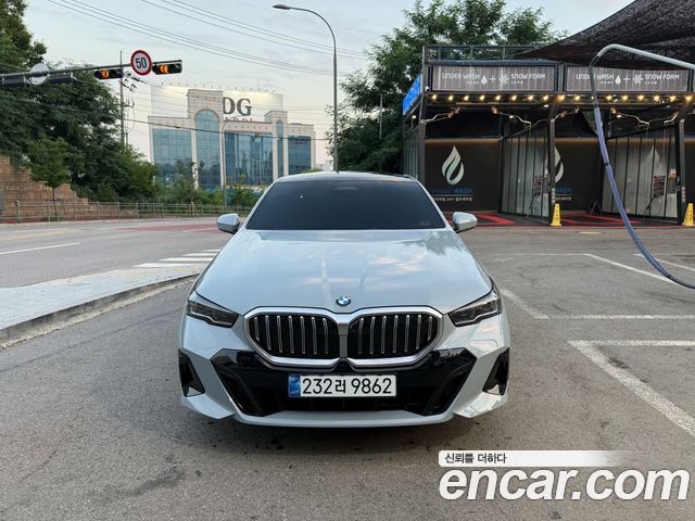 BMW 5-Series G60 520i M Sport - фото 0