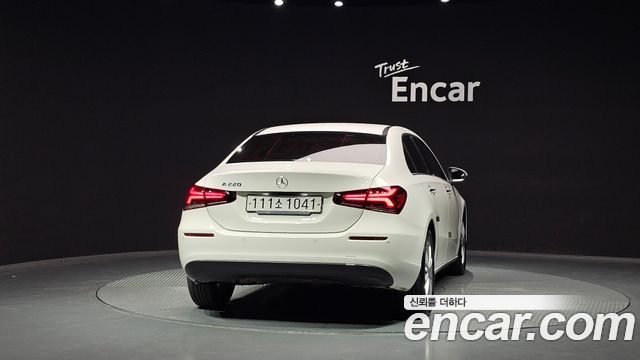 Mercedes-Benz A-Class W177 A220 Sedan - фото 3