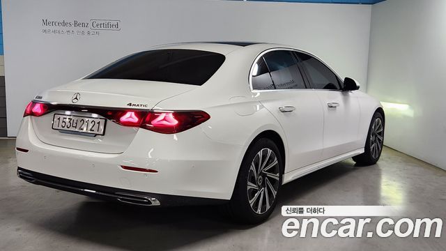 Mercedes-Benz E-Class W214 E300 4MATIC Exclusive - фото 1