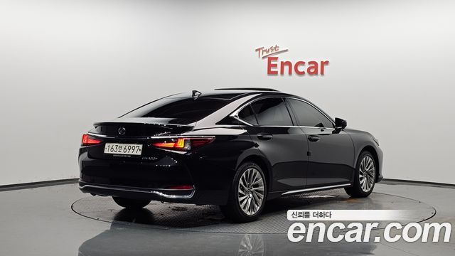 Lexus ES 7-го поколения Executive - фото 0