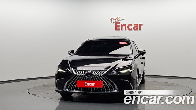 Lexus ES 7-го поколения Executive - фото 1