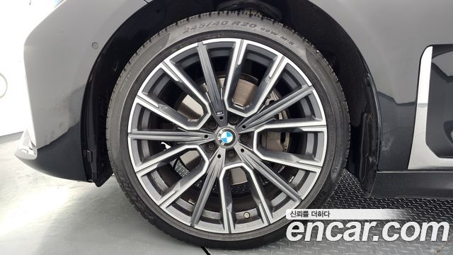 BMW 7-Series G11 740Li xDrive M Sport Package - фото 4