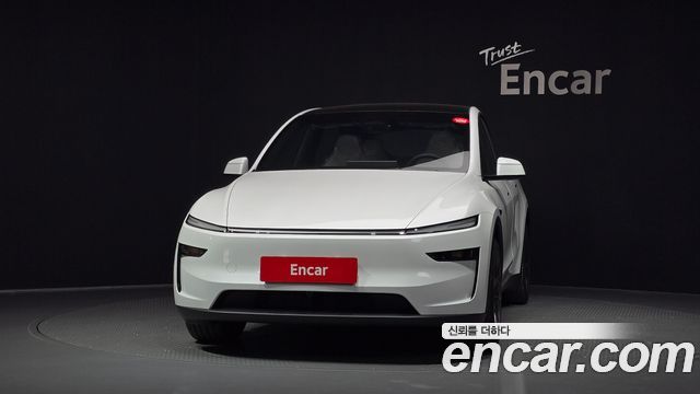 Tesla Model Y L Long Range AWD - фото 2