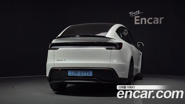 Tesla Model Y L Long Range AWD - фото 3