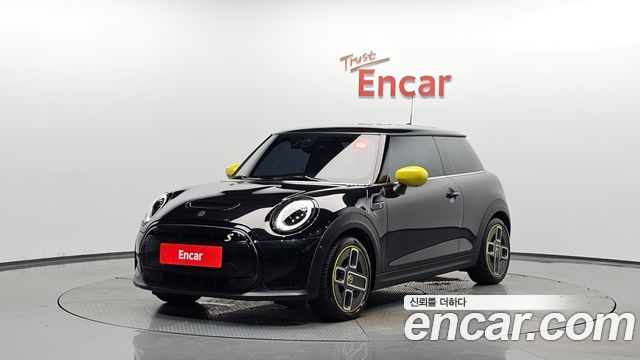 Mini Cooper SE Electric 3rd - фото 0