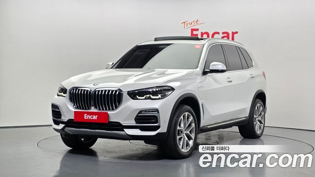 BMW X5 G05 xDrive 45e xLine - фото 0