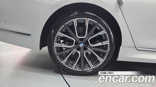 BMW 7-Series G11 745Le iPerformance M Sport - фото 4