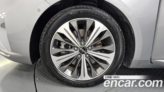 Kia K8 2.5 Gasoline 2WD Signature - фото 3