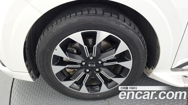 Kia Carnival 4-го поколения 9-Seater Hi-Limousine Signature - фото 4