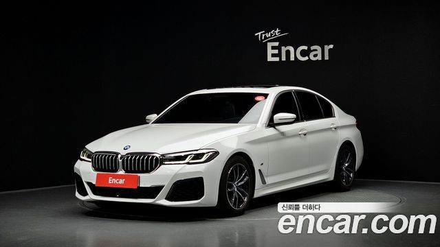 BMW 5-Series G30 520i M Sport - фото 0