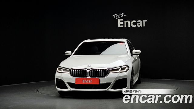 BMW 5-Series G30 520i M Sport - фото 2