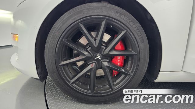 Tesla Model 3 Long Range AWD - фото 4