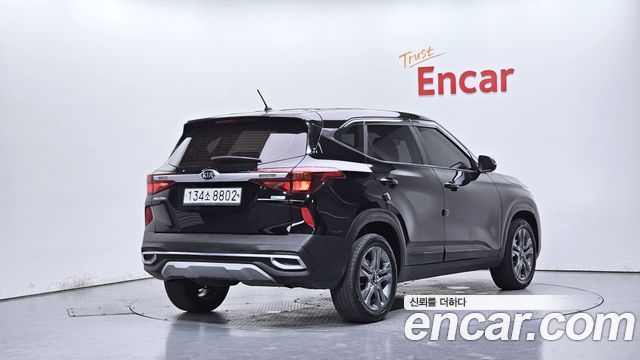Kia Seltos Diesel 1.6 2WD Prestige - фото 1