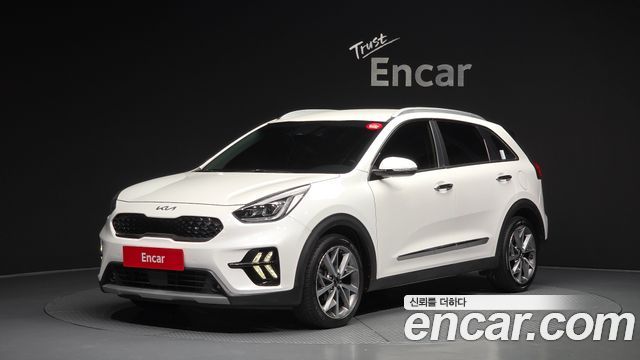 Kia Niro Новый 1.6 HEV Signature - фото 0
