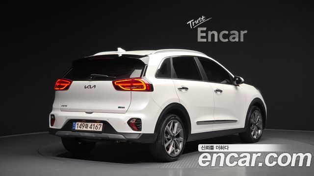 Kia Niro Новый 1.6 HEV Signature - фото 1