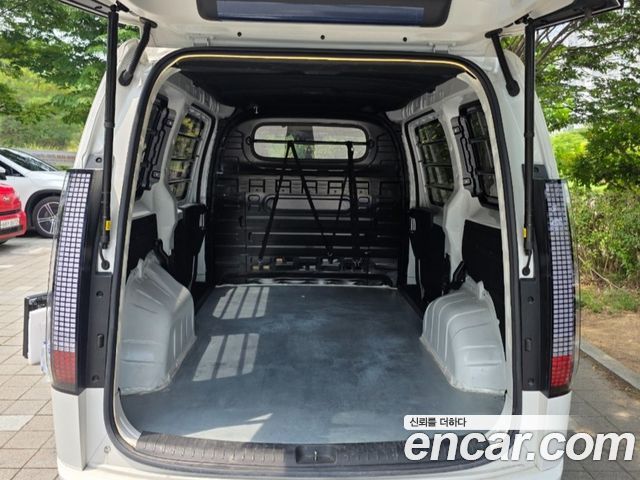 Hyundai Staria HEV 1.6 Cargo 3-Seater Modern - фото 4