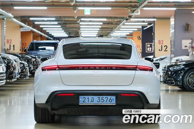 Porsche Taycan Base - фото 3