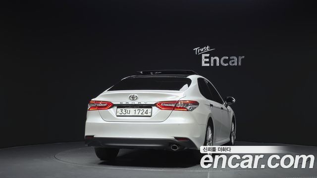 Toyota Camry XV70 2.5 - фото 3