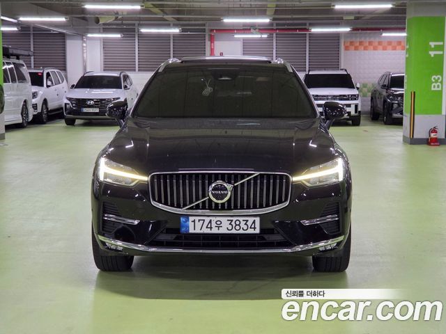 Volvo XC60 2-го поколения B6 Ultimate Bright - фото 1