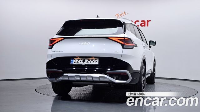 Kia Sportage 5-го поколения, гибрид Signature 2WD - фото 3