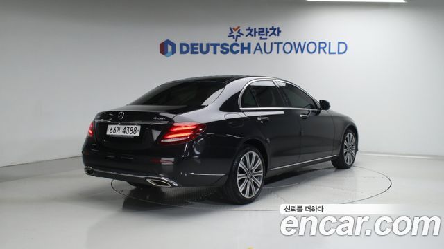 Mercedes-Benz E-Class W213 E400 4MATIC Exclusive - фото 1