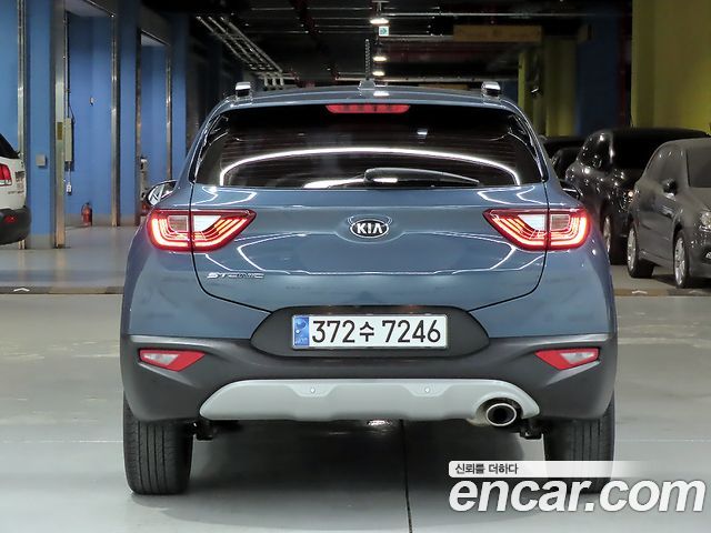Kia Stonic 1.4 Trendy - фото 2