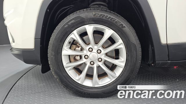 Jeep Cherokee KL 2.4 Longitude AWD - фото 4