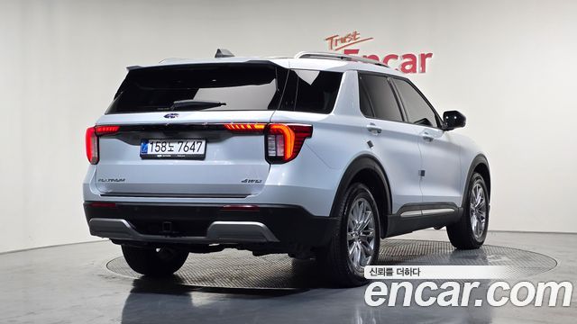Ford Explorer 6-го поколения 2.3 Platinum 4WD - фото 1