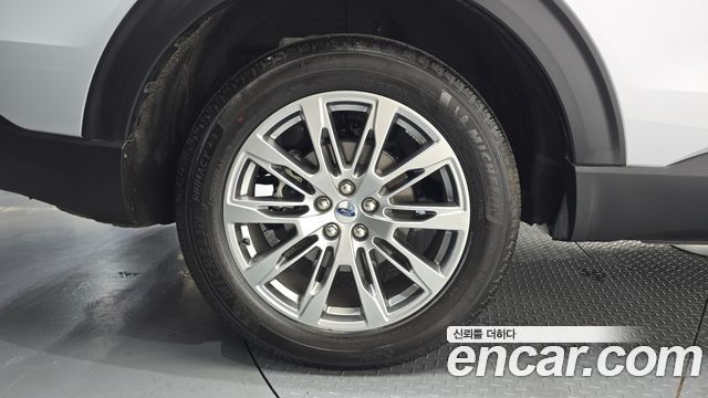 Ford Explorer 6-го поколения 2.3 Platinum 4WD - фото 4