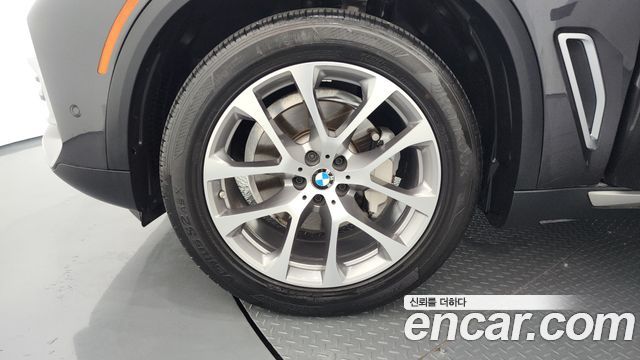 BMW X5 G05 xDrive 40i xLine - фото 4