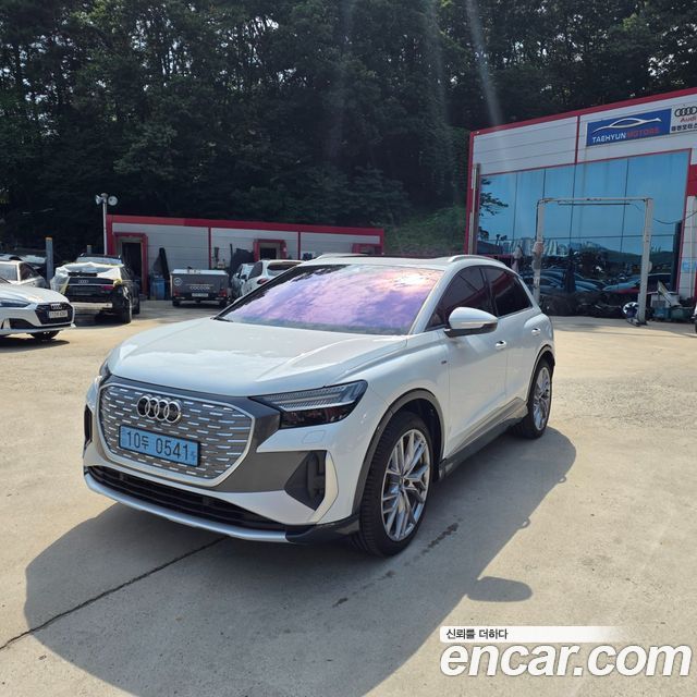 Audi Q4 e-tron F4 45 Premium - фото 1
