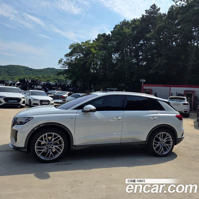 Audi Q4 e-tron F4 45 Premium - фото 2