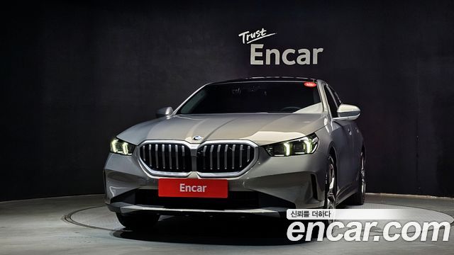 BMW 5-Series G60 520i - фото 2
