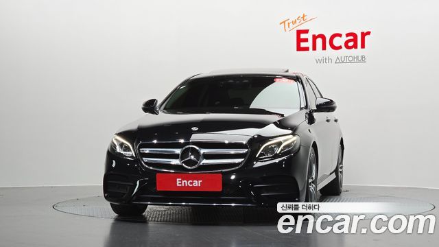 Mercedes-Benz E-Class W213 E300 AMG Line - фото 1