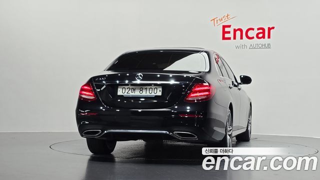 Mercedes-Benz E-Class W213 E300 AMG Line - фото 2