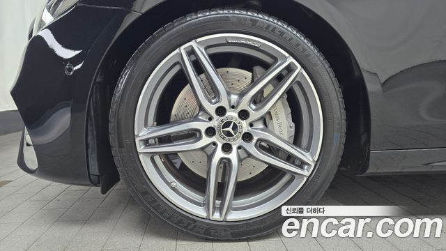 Mercedes-Benz E-Class W213 E300 AMG Line - фото 3