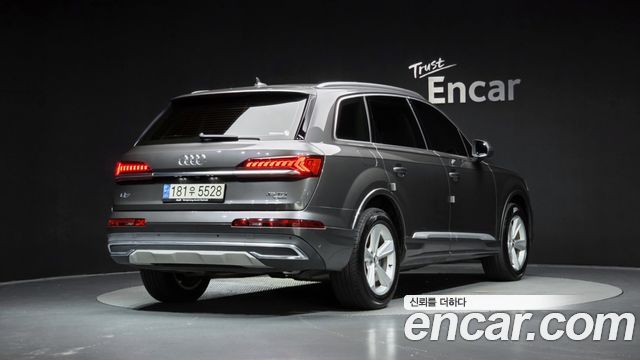 Audi Q7 45 TDI Quattro - фото 1