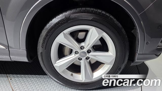 Audi Q7 45 TDI Quattro - фото 4
