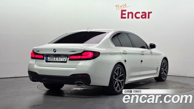 BMW 5-Series G30 530i xDrive M Sport Package - фото 1
