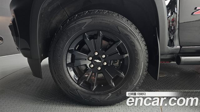 Chevrolet (GM Daewoo) Colorado 3.6 Z71-X Midnight 4WD - фото 4
