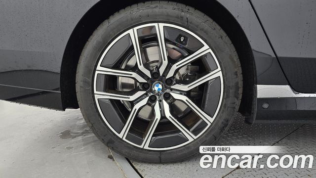 BMW i7 G70 eDrive 50 M Sport Limited - фото 4